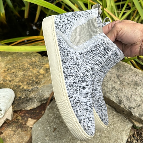 SlipOn Knit Style Ankle Sneakers-Sz 8-Black & White-Memory Foam Insoles - Picture 12 of 16